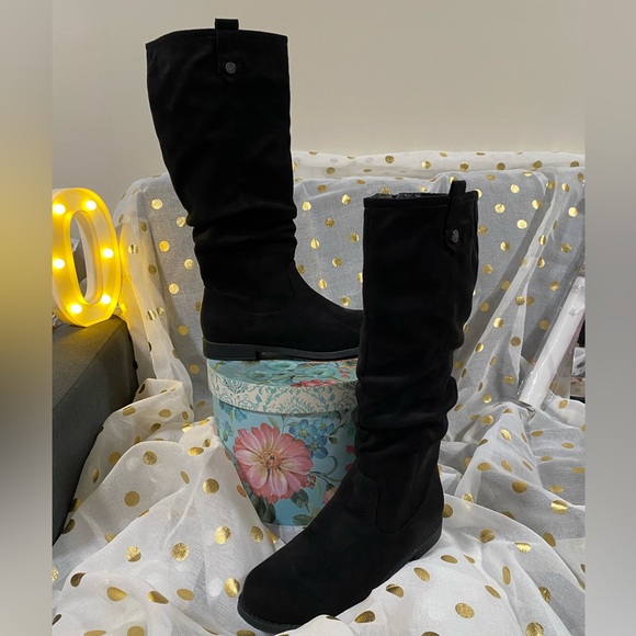 GC Shoes Shoes - WOMEN'S GC SHOES RANDI SUEDE KNEE 
HIGH BOOTS, Size 9